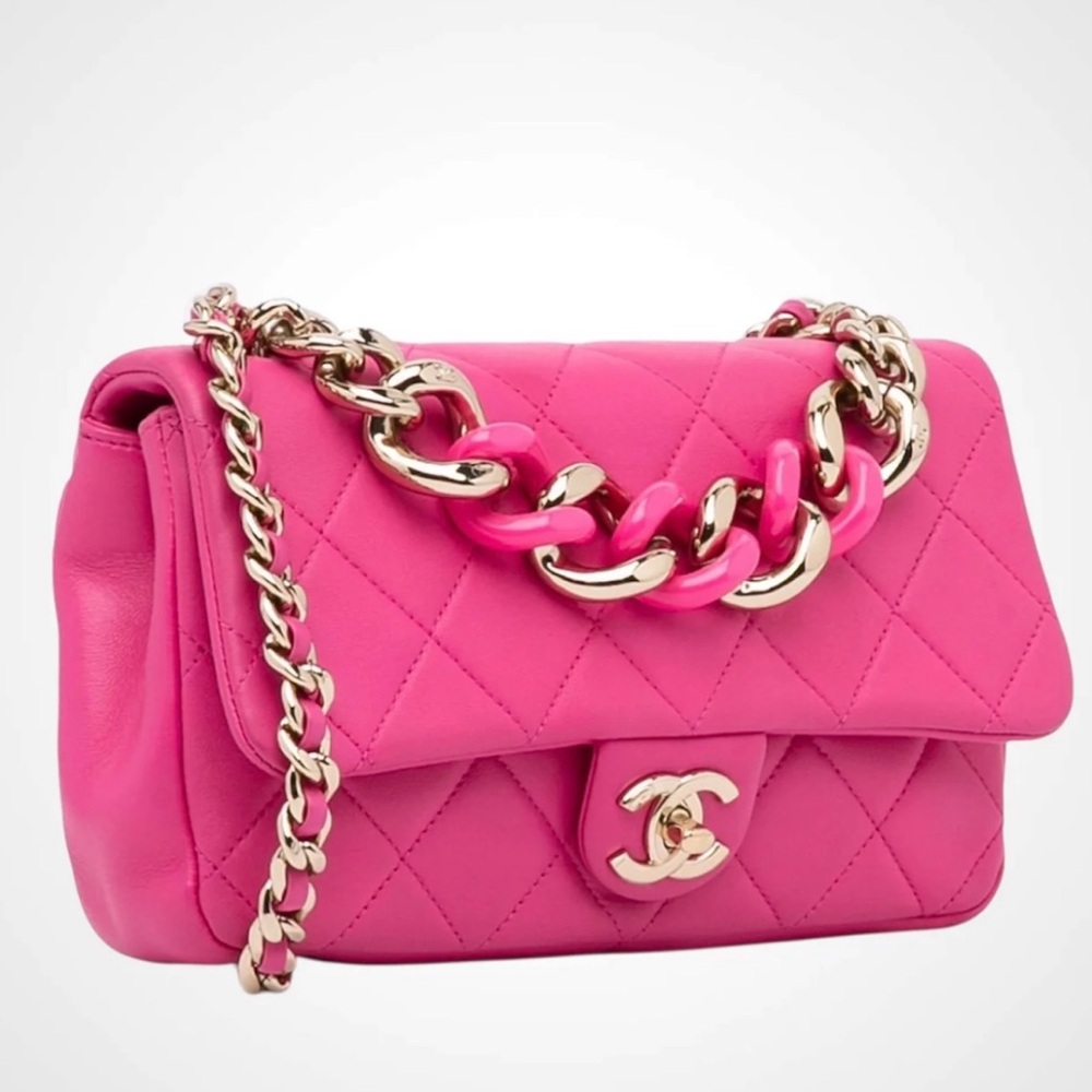 CHANEL
LAMBSKIN QUILTED RESIN BI-COLOR CHAIN
FLAP BAG PINK